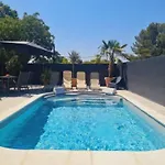 بيت للعطل Le Cocon Gardois, Terrasse & Piscine - Pont Du Gard *