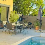 بيت للعطل Le Cocon Gardois, Terrasse & Piscine - Pont Du Gard Saint-Maximin (Gard)
