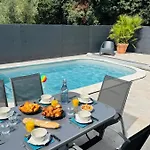 بيت للعطل Le Cocon Gardois, Terrasse & Piscine - Pont Du Gard