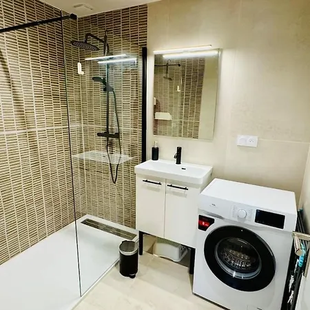 Holiday home 6 Pers - Grande Terrasse & Piscine Privee Saint-Maximin (Gard)