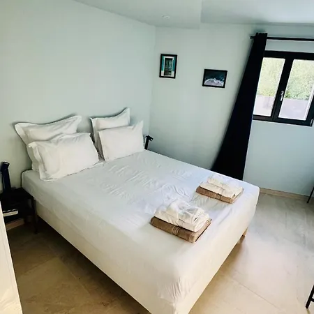 6 Pers - Grande Terrasse & Piscine Privee * Saint-Maximin (Gard)