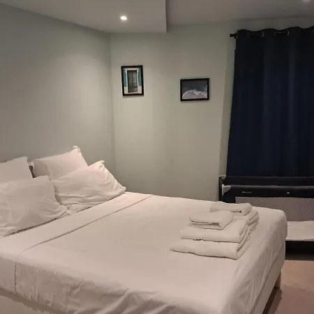 6 Pers - Grande Terrasse & Piscine Privee *