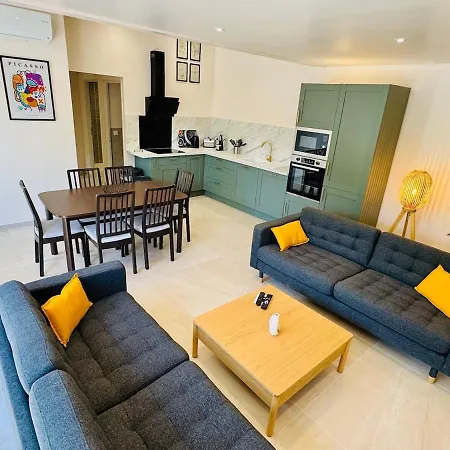 6 Pers - Grande Terrasse & Piscine Privee