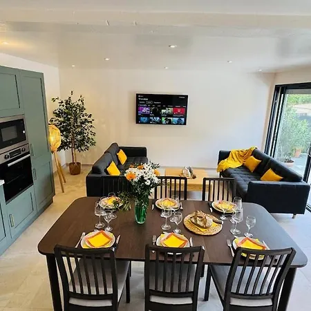 6 Pers - Grande Terrasse & Piscine Privee *