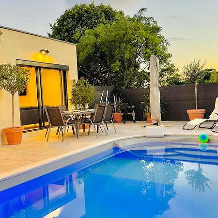 Le Cocon Gardois, Terrasse & Piscine - Pont Du Gard * Saint-Maximin (Gard)