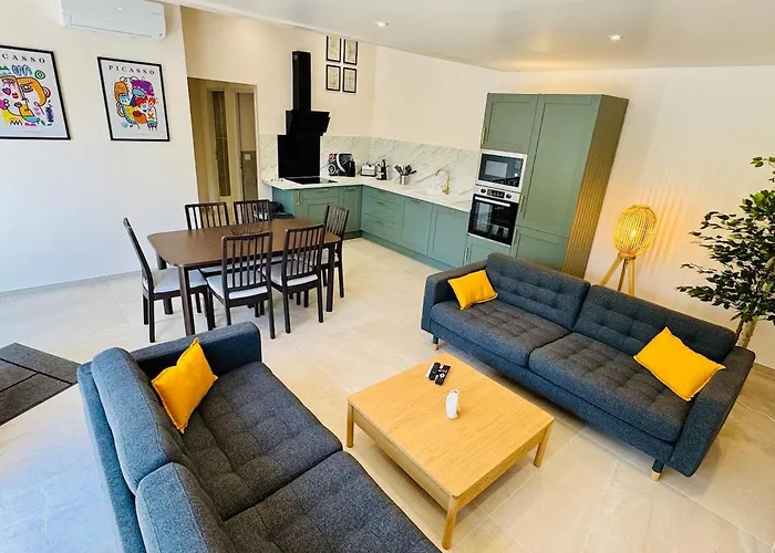 6 Pers - Grande Terrasse & Piscine Privee